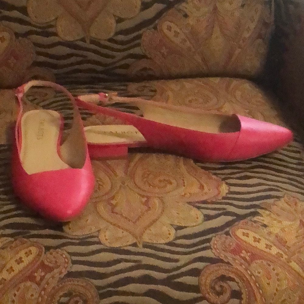 Pretty pink Talbots sling back flats